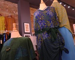 Sari Knot Sari, Hamilton