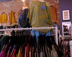 Sari Knot Sari, Hamilton